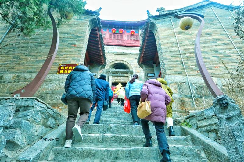 “二月二古庙会，药王山上拜药王”错过了又要等一年