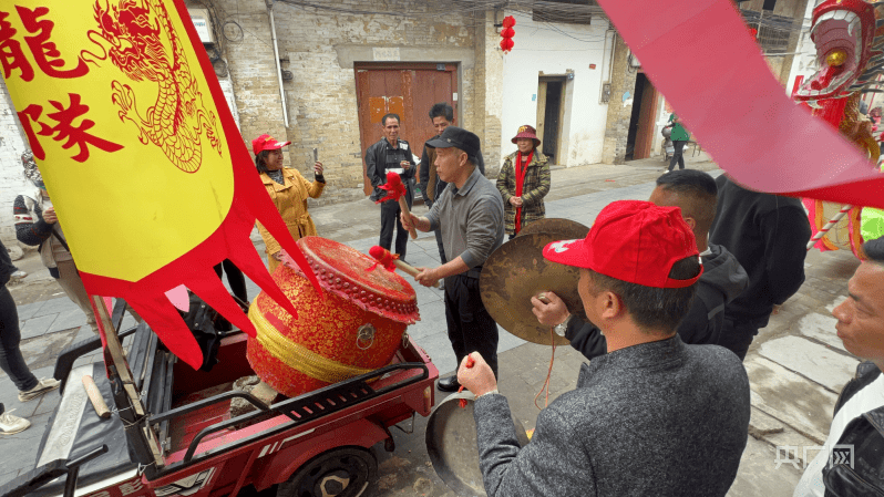 【新春走基层】广西宾阳：“气氛组”已到位 58条炮龙整装待发