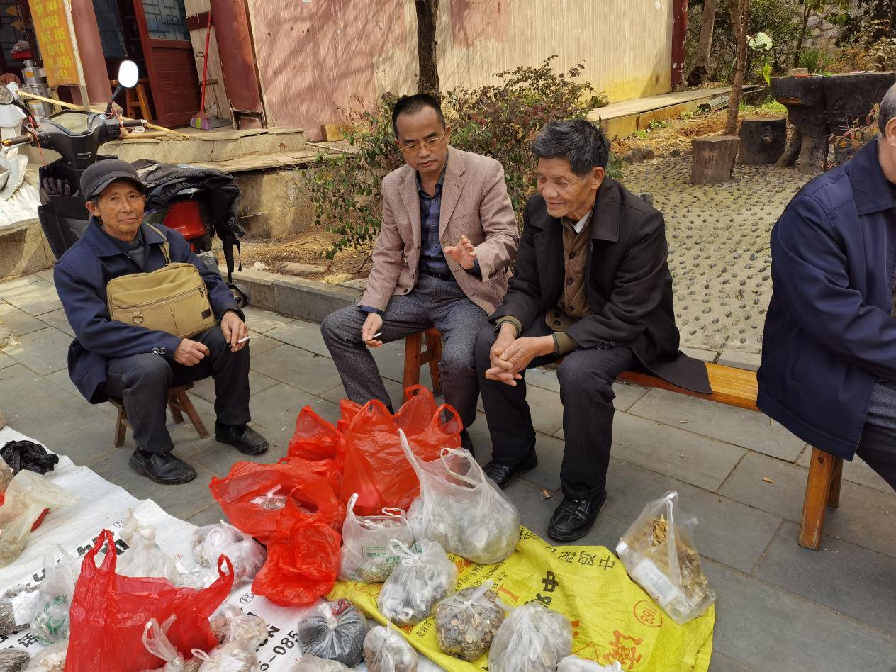 虚心竹有低头叶 傲骨梅无仰面花 ——寻访黔东南民间用药经验 凯里 唐欿