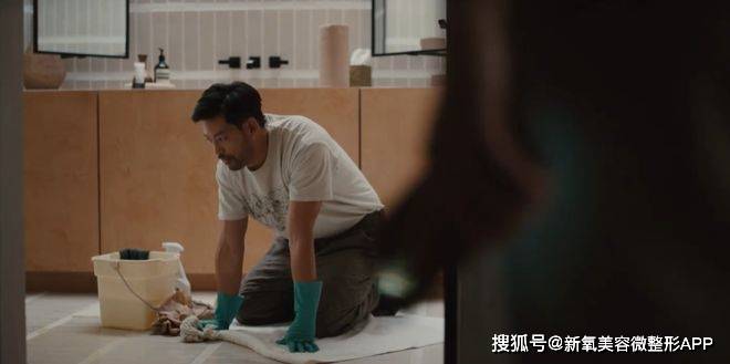 从《怒呛人生》到《白莲花酒店》，这部东亚人发疯实录爽在哪？