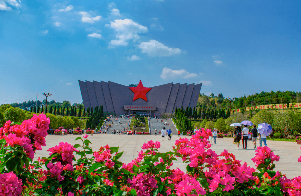 重磅！2023版《广西旅游导览图》+“潮玩三月三”旅游精品线路发布