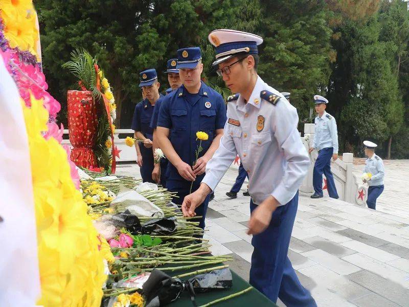 【文山消防】清明落雨，逝者长存——文山支队开展缅怀英烈祭扫活动