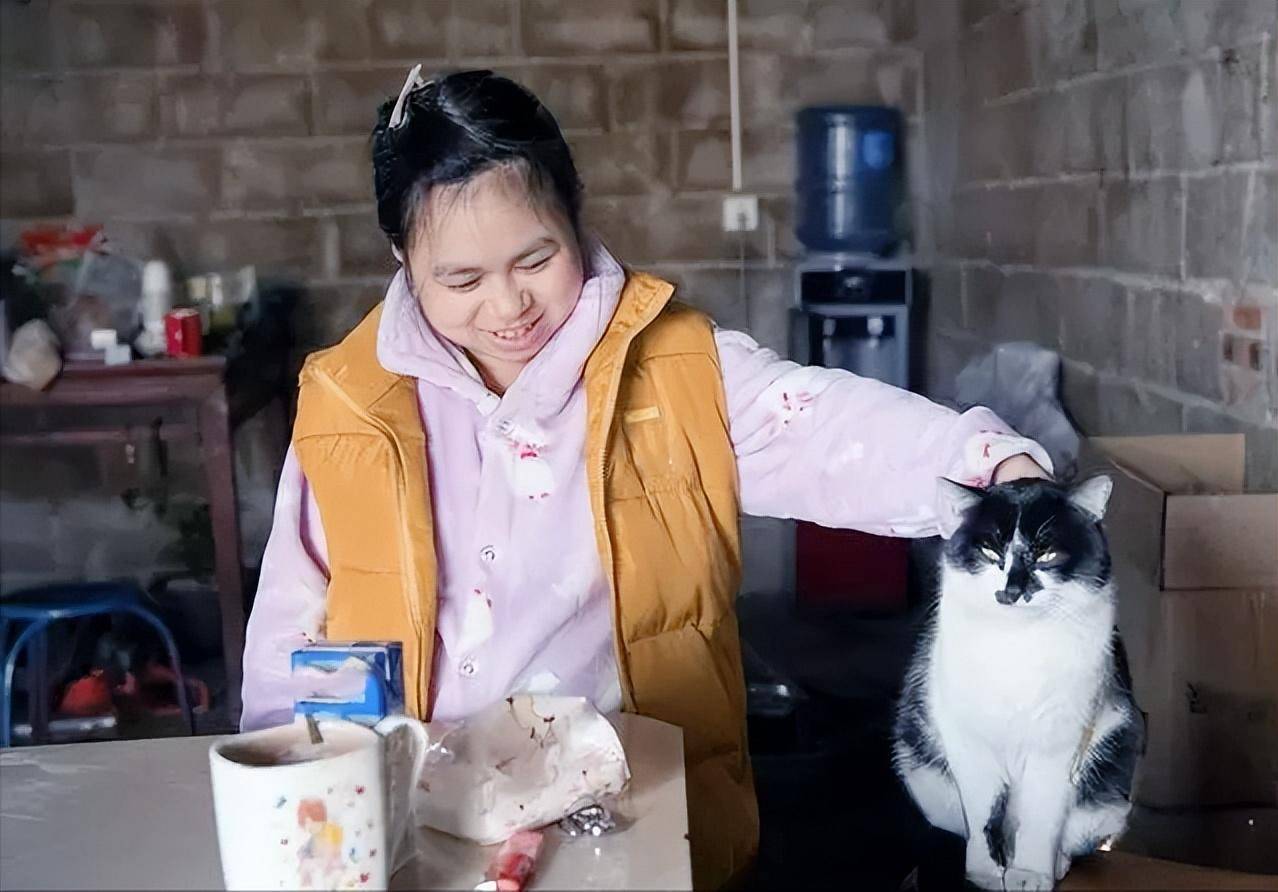 陕西小伙千里赴渝见网友，不料网友身患残疾，小伙：我和她结婚
