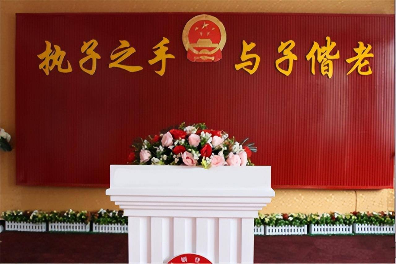 陕西小伙千里赴渝见网友，不料网友身患残疾，小伙：我和她结婚