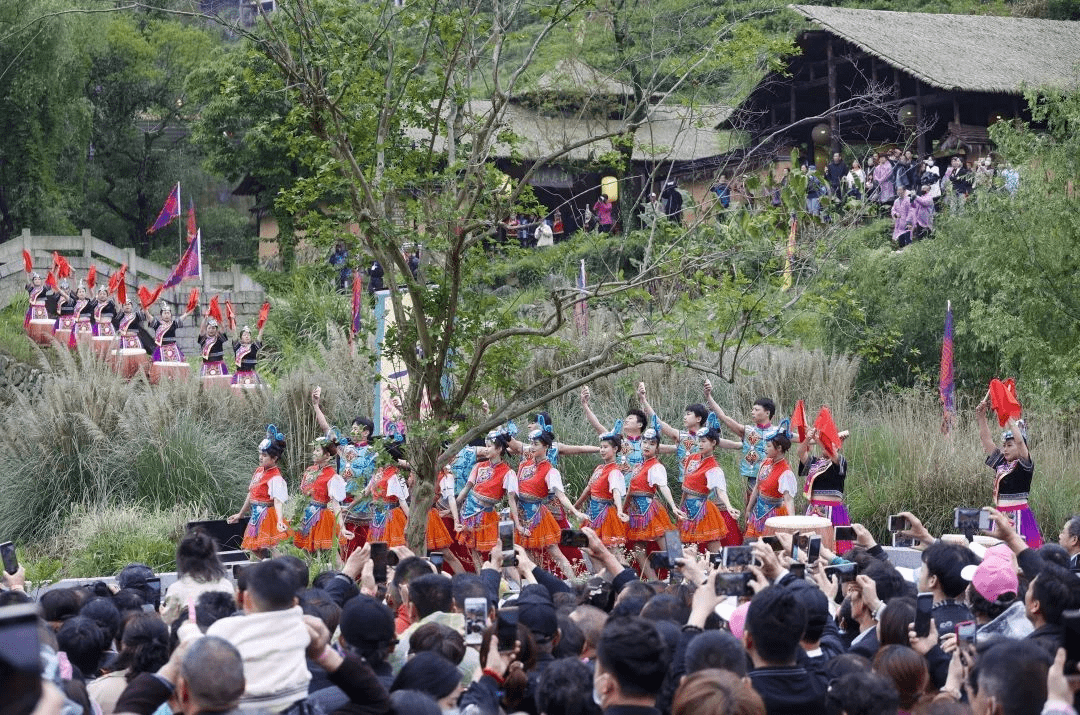 明日三月三上巳节，老人说“3样端上桌，吉祥无疾祸”，3样是指啥