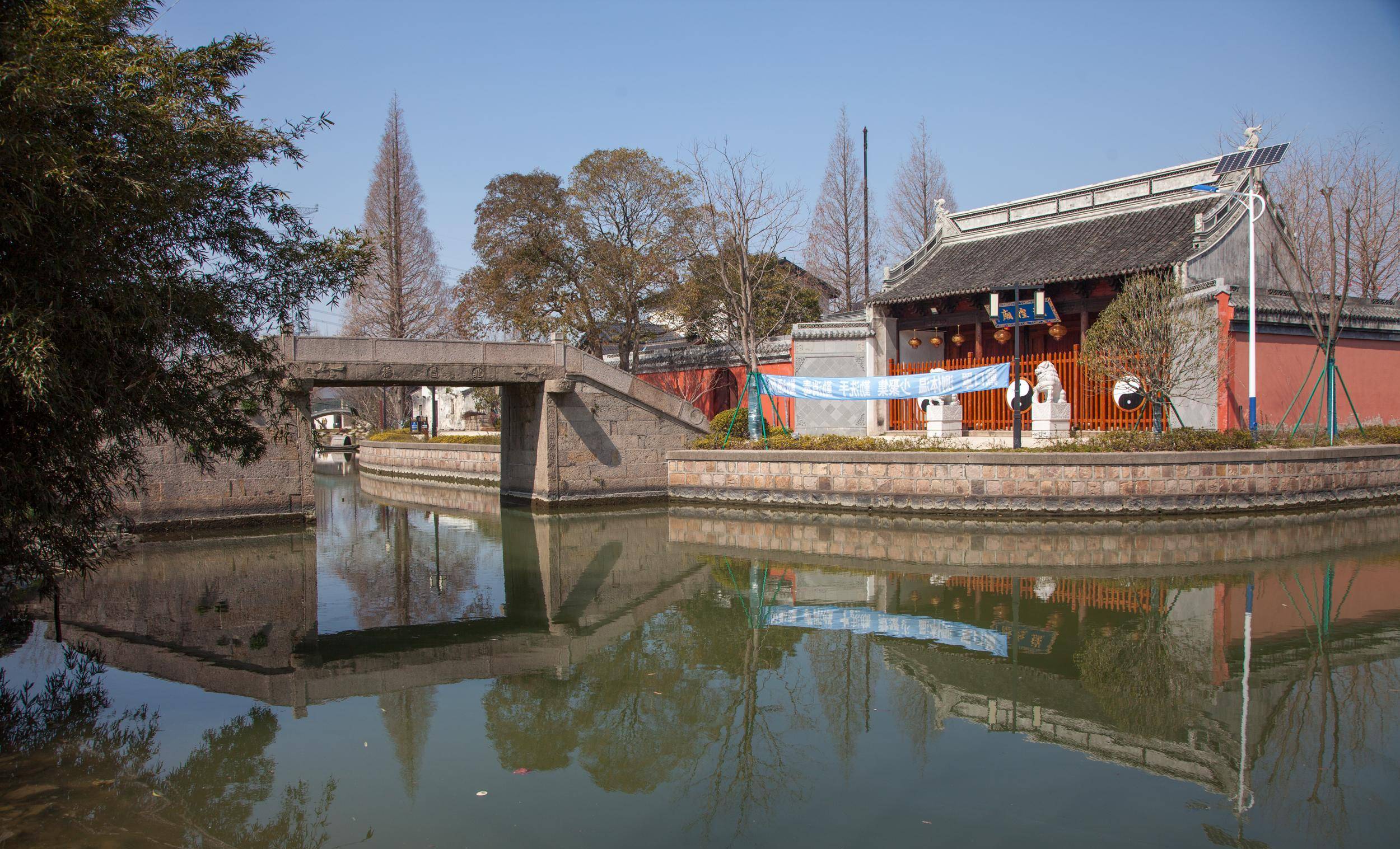 最新的上海古镇，1庙1古宅4古桥外，均为新建，上海青浦章堰古镇