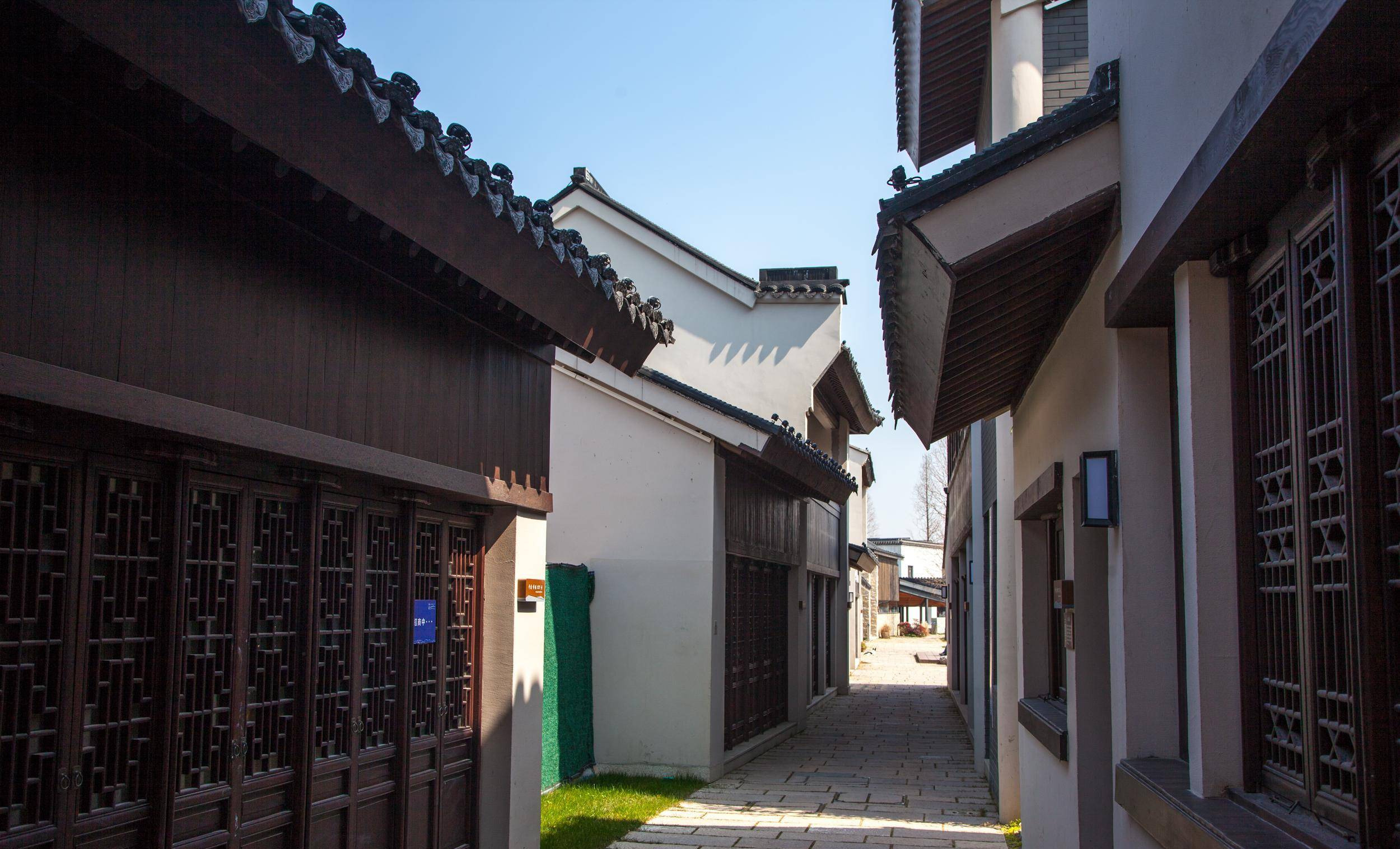 最新的上海古镇，1庙1古宅4古桥外，均为新建，上海青浦章堰古镇