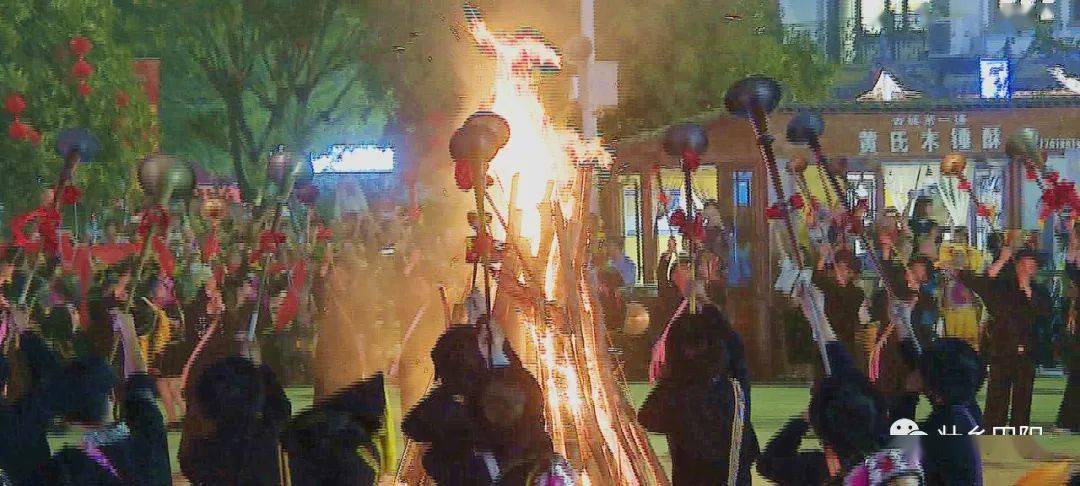 【布洛陀民俗文化艺术节盛况】 “三月三”带活民族文化 各族同胞篝火狂欢庆佳节