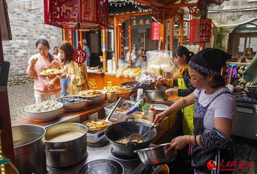 浙江宁海举办豆腐文化节：古镇豆腐喜迎客