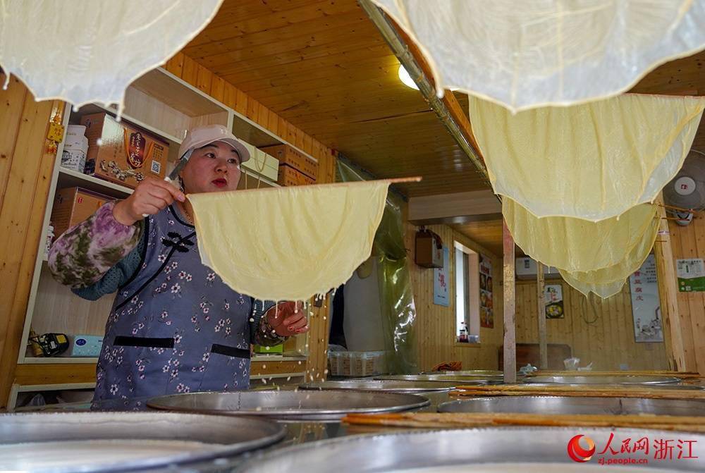 浙江宁海举办豆腐文化节：古镇豆腐喜迎客