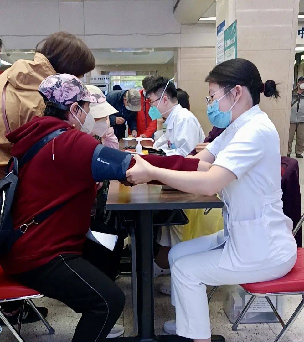 北京医院风湿免疫科举办“世界痛风日”系列活动