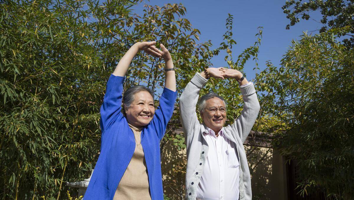 62岁大妈照顾90岁婆婆11年：家有长寿老人，让我的晚年苦不堪言