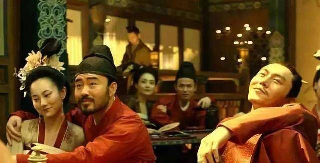 棺材店门口对联，上联：人无千岁寿，下联道出人生真谛、堪称经典