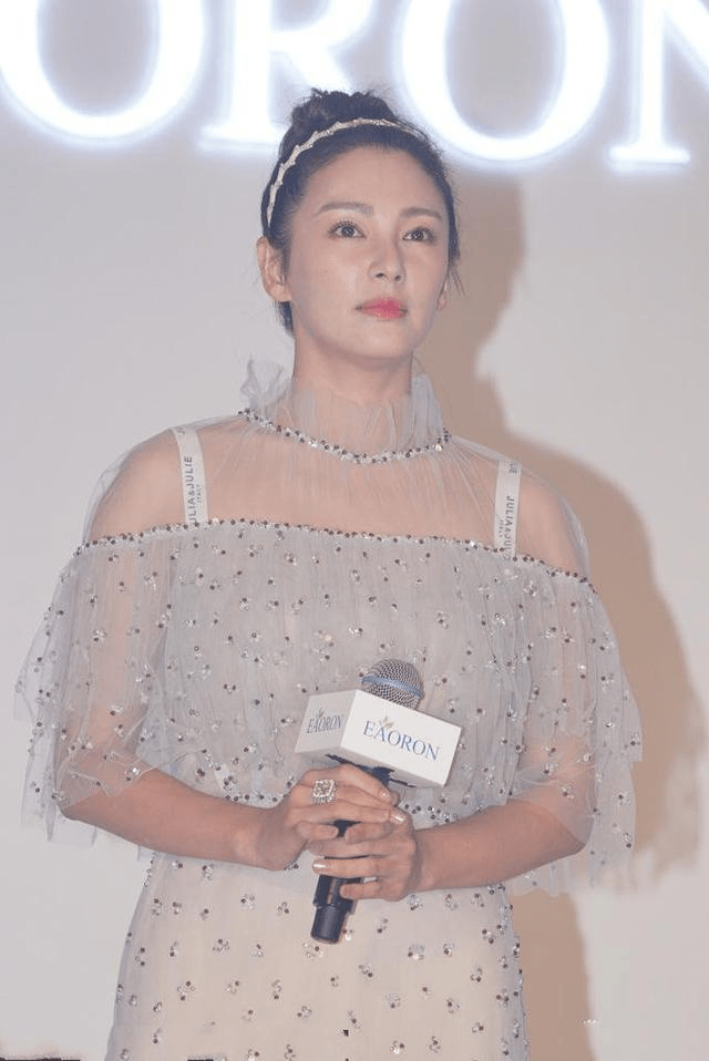 张雨绮，你知道你这么穿美炸了吗？！请继续保持