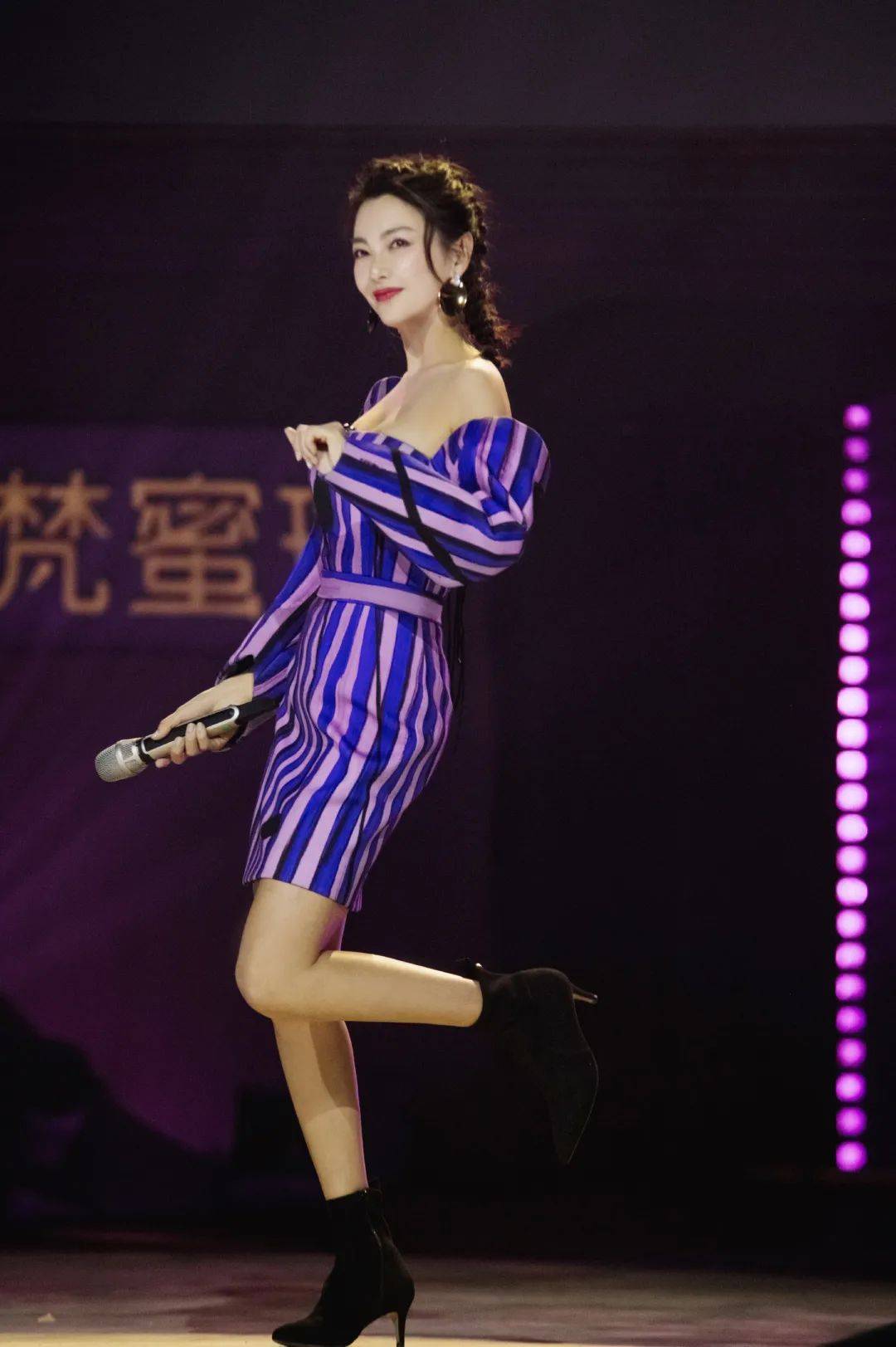张雨绮，你知道你这么穿美炸了吗？！请继续保持