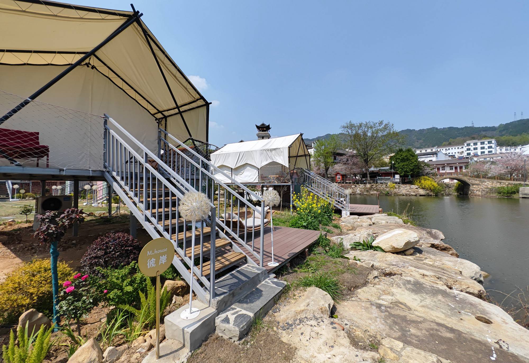 品乡土美食，住精品民宿，花海打卡拍美照，武汉春天这样玩就对了