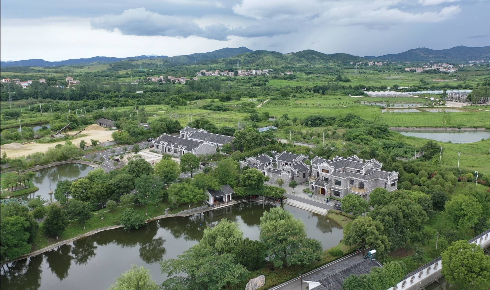 品乡土美食，住精品民宿，花海打卡拍美照，武汉春天这样玩就对了