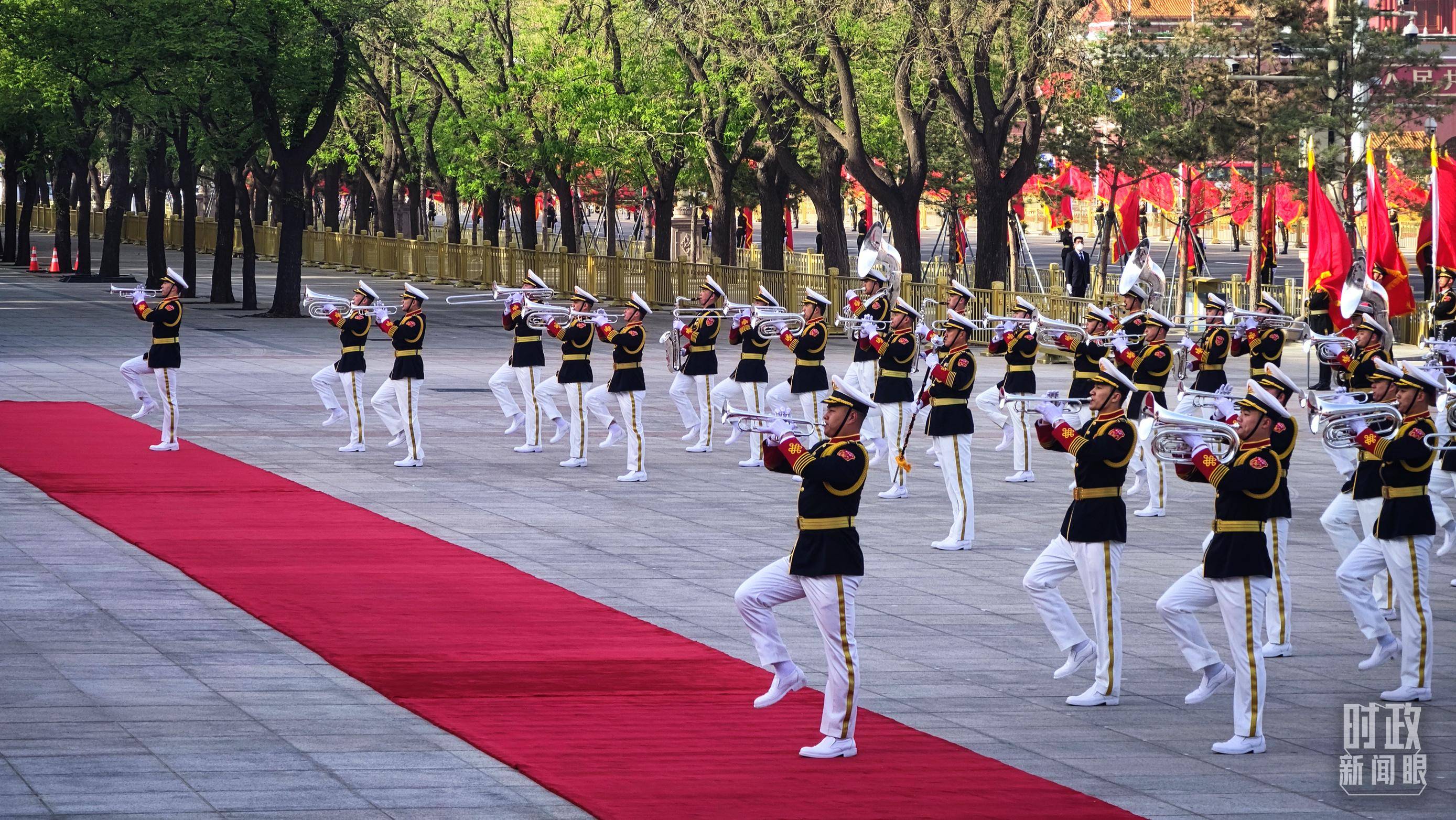 时政新闻眼丨中国巴西元首会晤，这样开辟新时代中巴关系新未来