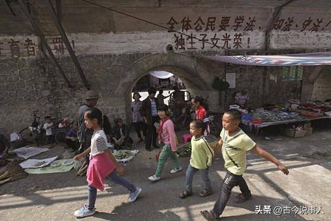 2018年陕西小伙想要结婚，让11个亲姐姐凑32万买婚房，后来如何了