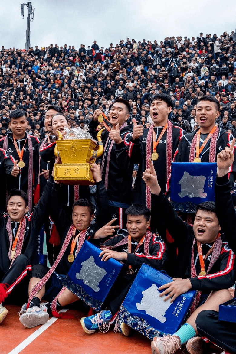 村BA，一个村子里的全国节日