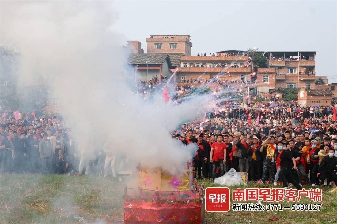 晚安十点（2023.2.21）丨久违的快乐回来了！二月二，这些地方好热闹