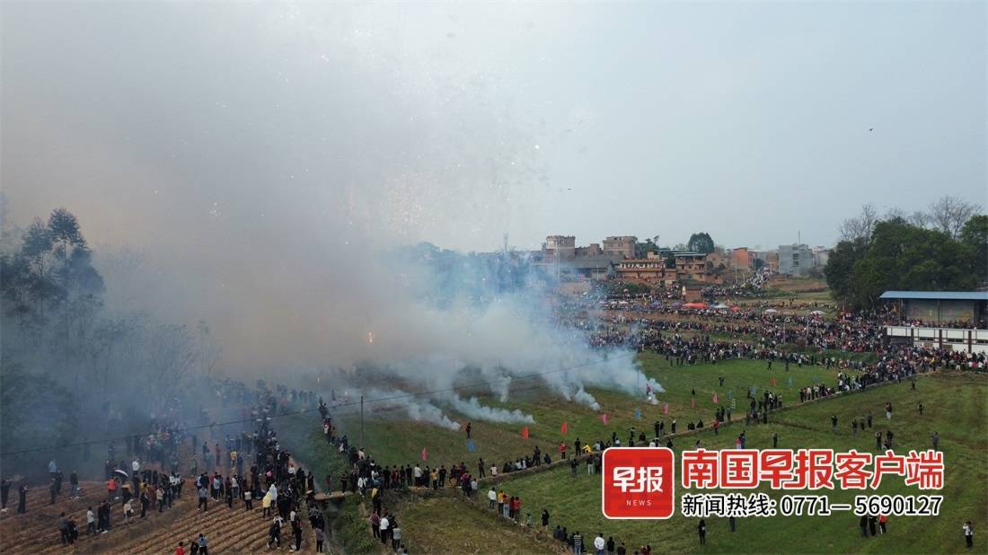 晚安十点（2023.2.21）丨久违的快乐回来了！二月二，这些地方好热闹