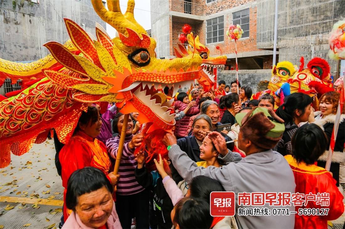 晚安十点（2023.2.21）丨久违的快乐回来了！二月二，这些地方好热闹
