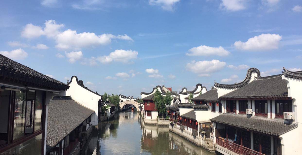 上海这个古镇，是上海城隍的故乡，景色可与乌镇媲美，就在闵行区