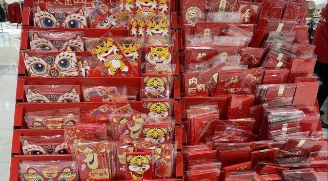 火葬场门口有一对联，上联：“早来晚来早晚都来”，下联可谓绝对