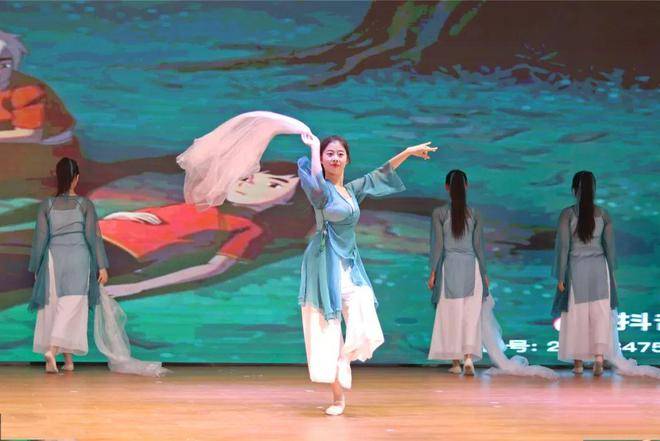 青岛二卫校举行庆祝“五四”青年节暨“5·12”国际护士节系列活动