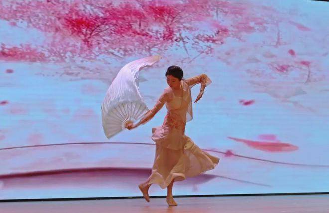 青岛二卫校举行庆祝“五四”青年节暨“5·12”国际护士节系列活动