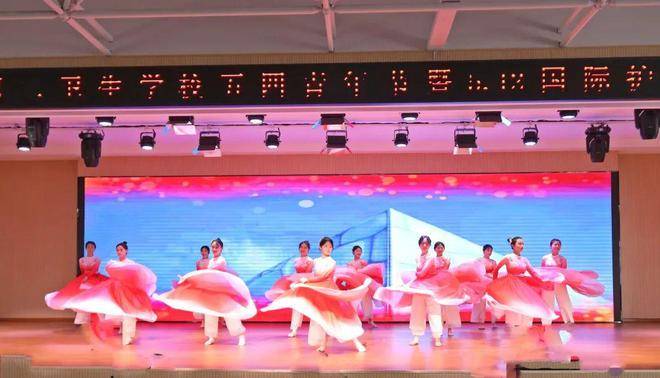 青岛二卫校举行庆祝“五四”青年节暨“5·12”国际护士节系列活动