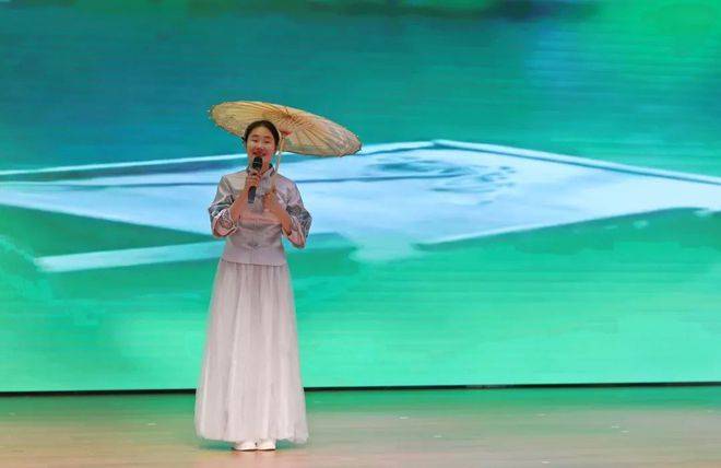 青岛二卫校举行庆祝“五四”青年节暨“5·12”国际护士节系列活动