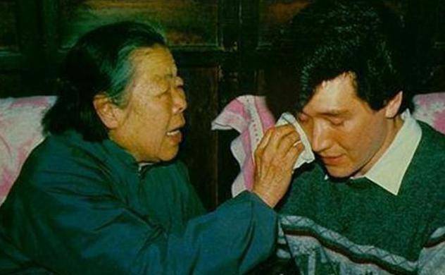 时代男神费翔：一生爱过6个顶级女星，至今单身的原因让母亲内疚