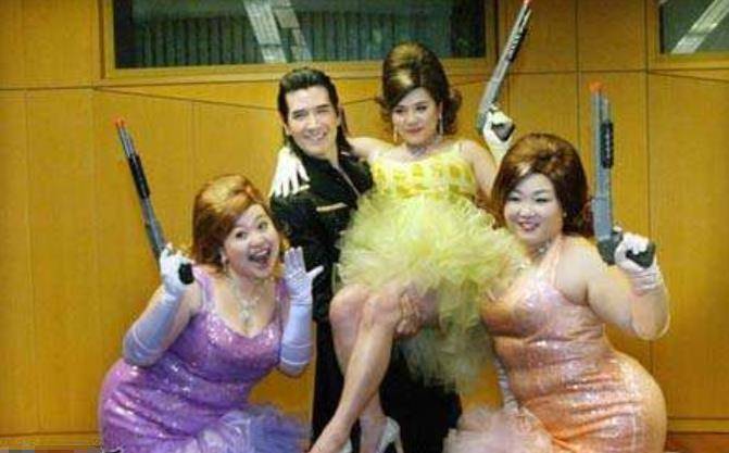 时代男神费翔：一生爱过6个顶级女星，至今单身的原因让母亲内疚