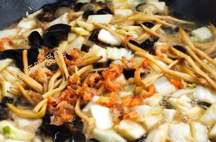 胶东特色美食开卤面，鲜美独特吃不够，三九天温暖的晚餐