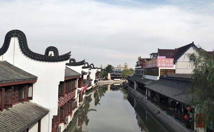 上海水乡历史古镇，人称“沪上乌镇”，门票仅50元