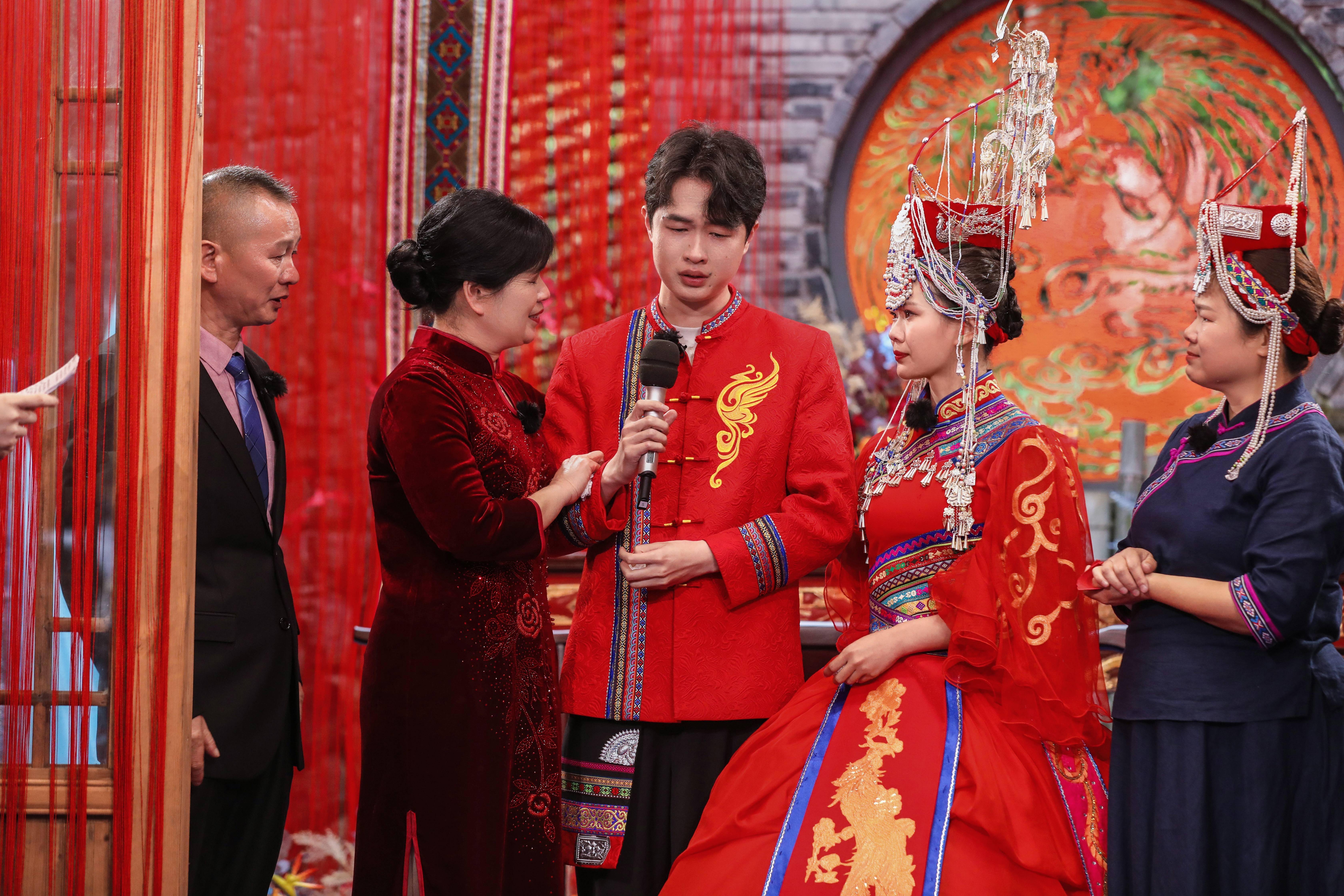 《中国婚礼——好事成双季》新郎新娘“婚前十问”火药味十足