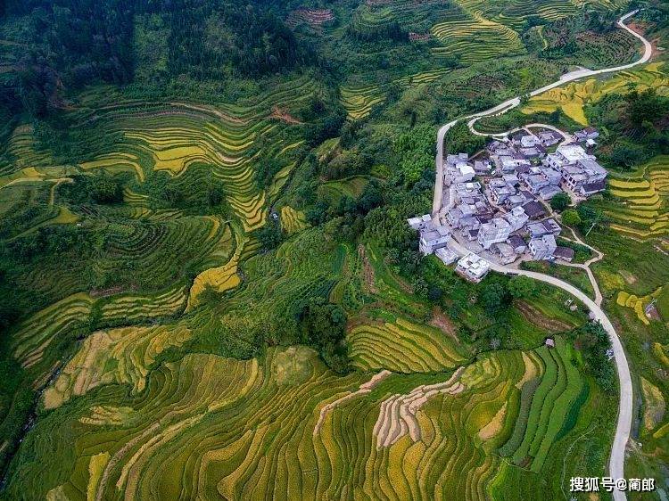 这个小城景色不输桂林，去1次等于玩遍4省，只有1%国人知道