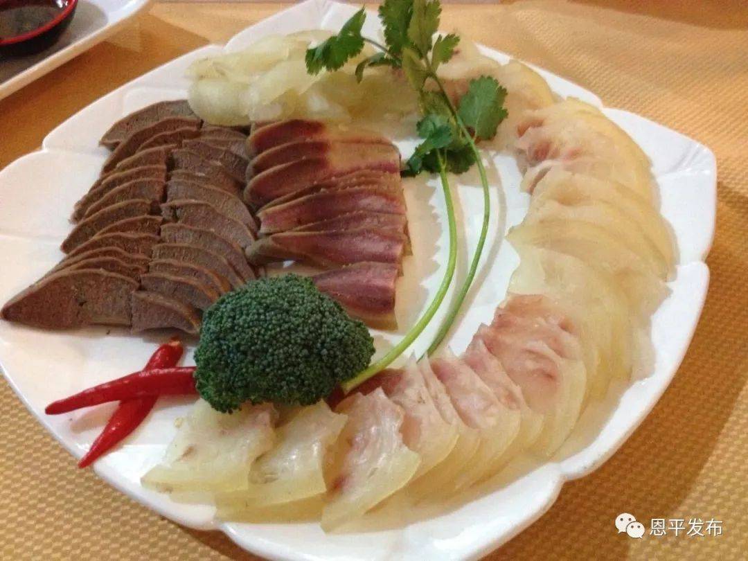 在江门乡亲心中，让人思乡的菜肴不止烧鹅，还有→