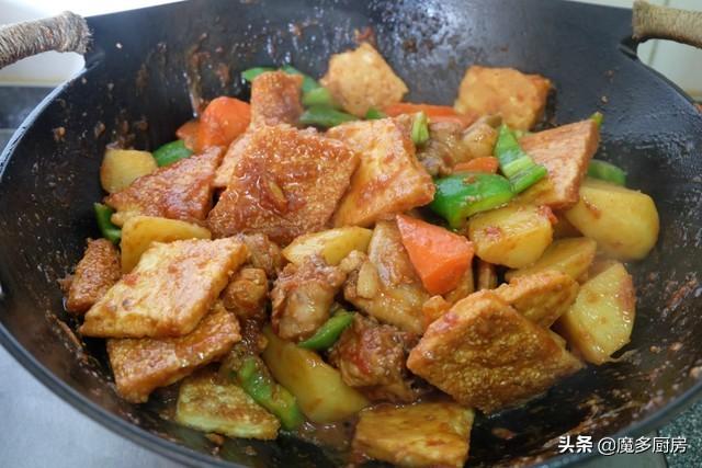 家常大盘鸡的做法_大盘鱼的家常做法_大盘鸡的家常做法