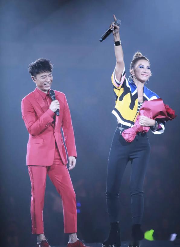 李克勤和周慧敏的关系_李克勤_李克勤的经典歌曲
