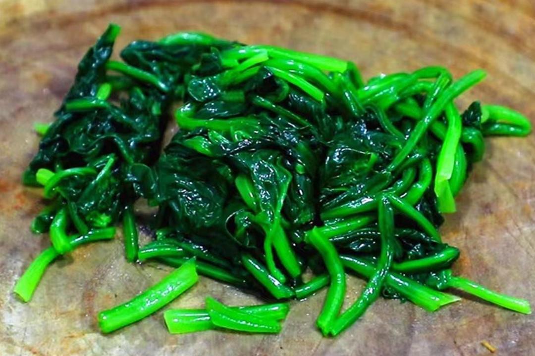 菠菜紫菜蛋花汤的做法_果仁菠菜的做法_菠菜的做法