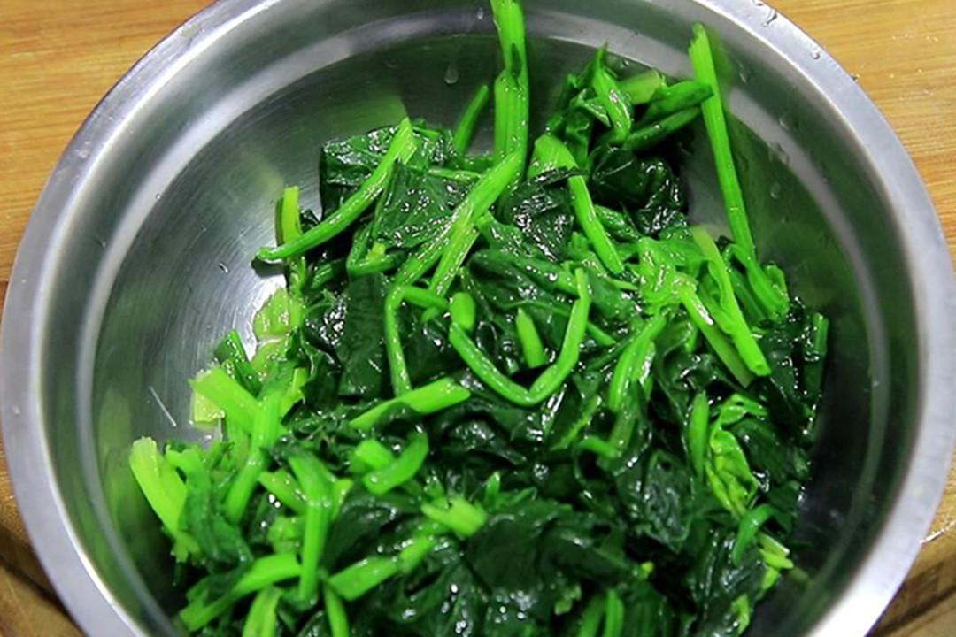 菠菜紫菜蛋花汤的做法_果仁菠菜的做法_菠菜的做法