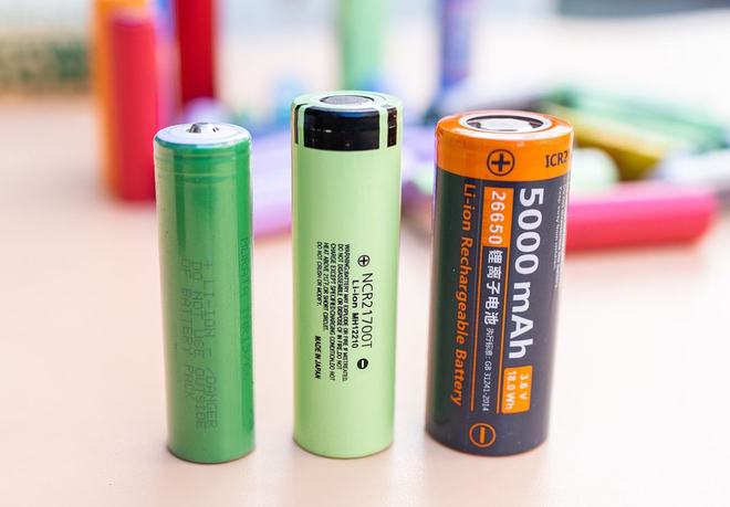 电池界的革新？铝离子电池完美替代锂电池，新能源汽车的春天
