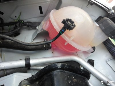 汽车防冻液怎么添加一次加多少你知道吗