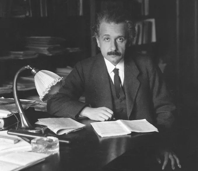 爱因斯坦的1919年：离婚，再婚与一夜成名