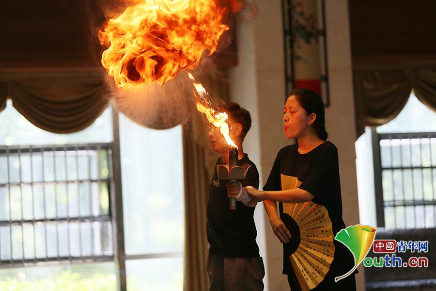 安徽黄梅戏艺术职业学院_安徽黄梅戏艺术职业学院 校徽_安徽黄梅戏学院分数线