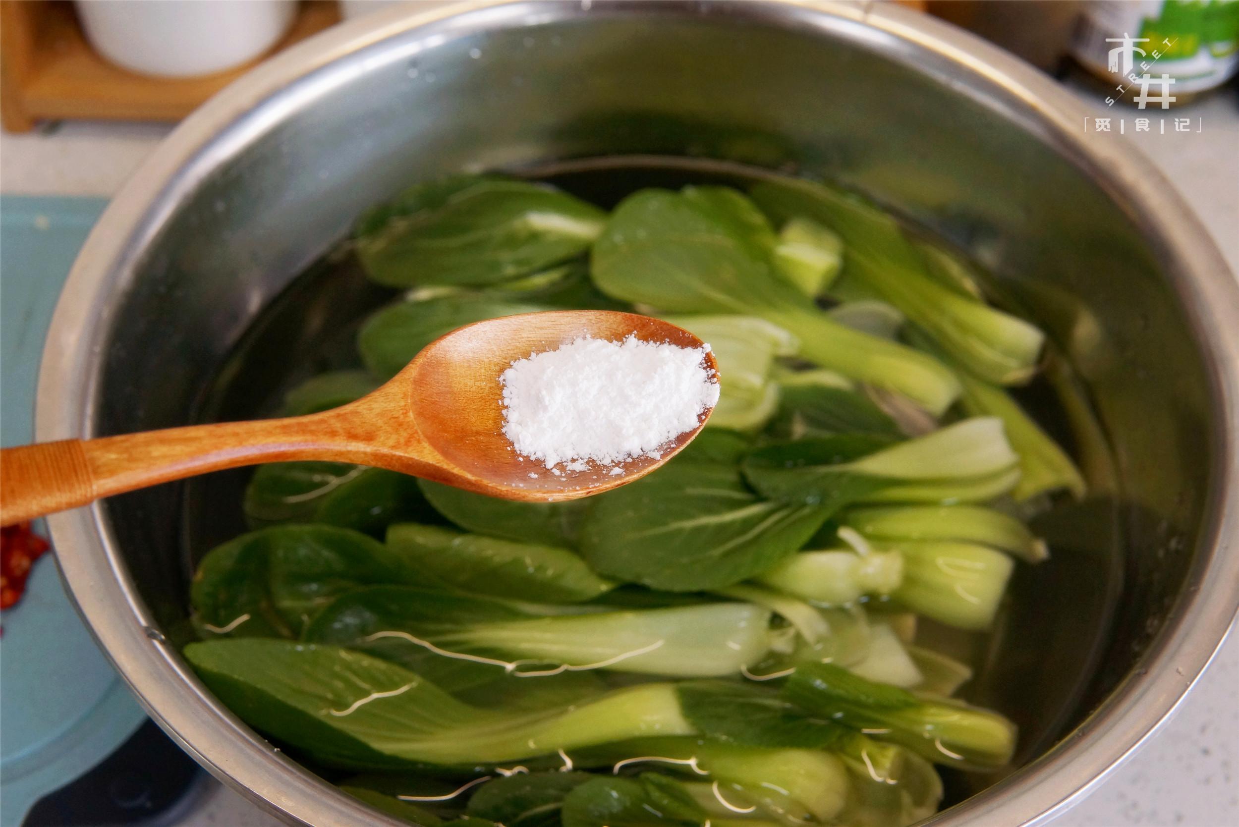 青菜瘦肉粥用什么青菜_青菜_青菜炒香菇先放青菜还是香菇