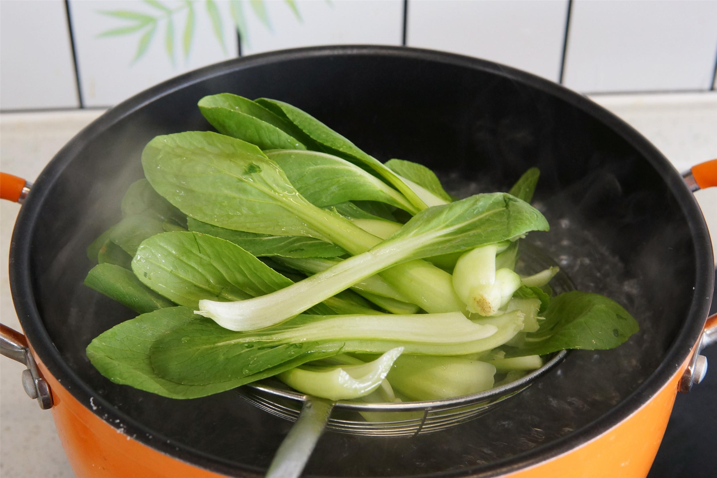 青菜_青菜炒香菇先放青菜还是香菇_青菜瘦肉粥用什么青菜